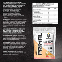 Embalagem de Whey Protein sabor banana e morango, suplemento alimentar, com tabela nutricional.