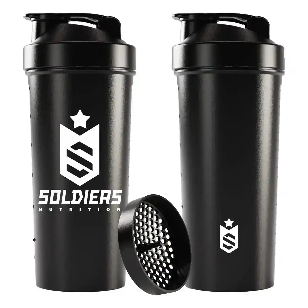 Coqueteleira slim preta para suplemento, com logo branca e peneira destacável.